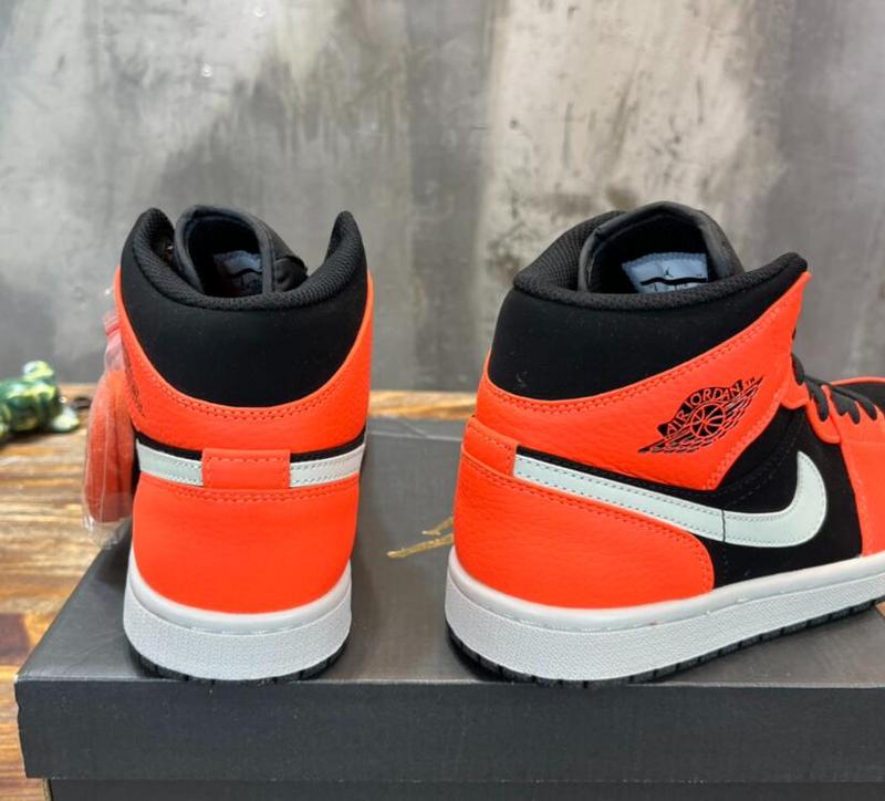 SAMC - NKE Shoes - 911