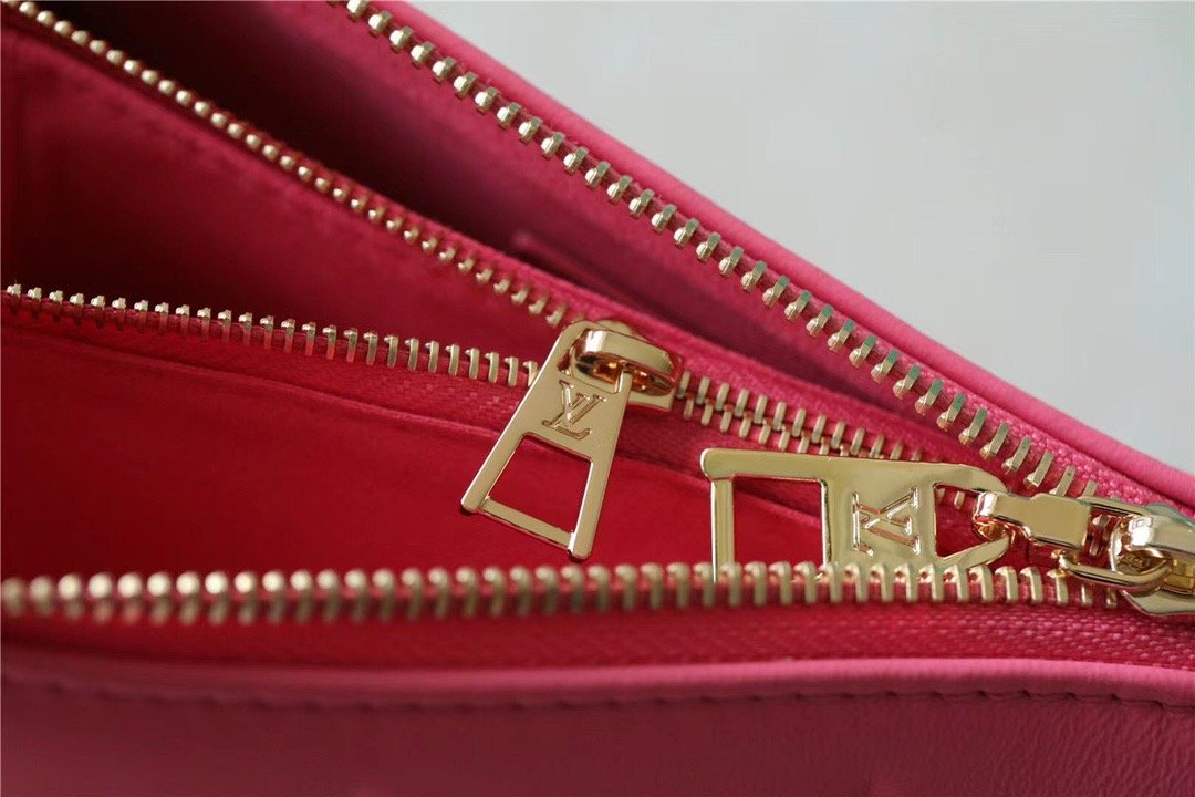 LV Coussin GLAMI Monogram Light Pink For Women, WomenÃ¢â‚¬â„¢s Bags, Shoulder And Crossbody Bags 8.3in/21cm LV