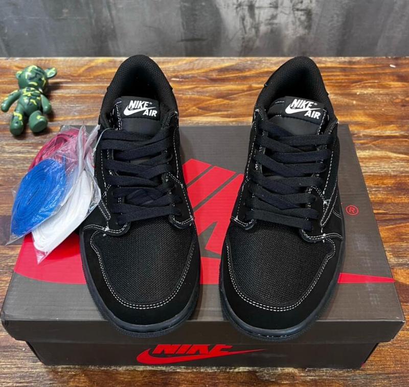 SAMC - NKE Shoes - 884