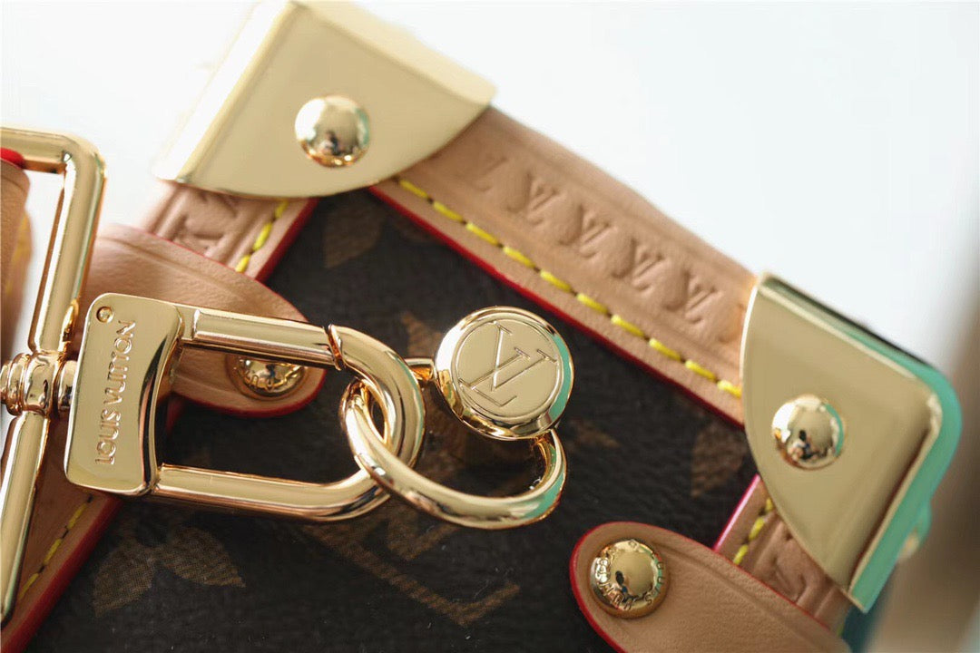 LV Side Trunk PMÃ‚Â Monogram Canvas For Women, WomenÃ¢â‚¬â„¢s Bags, Shoulder And Crossbody Bags 8.3in/21cm LVÃ‚Â 