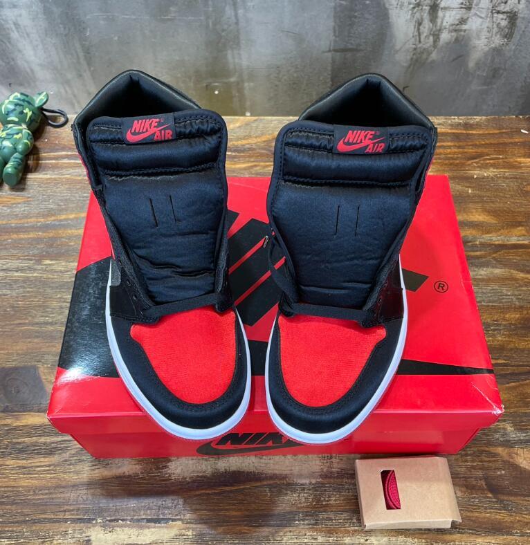 SAMC - NKE Shoes - 250