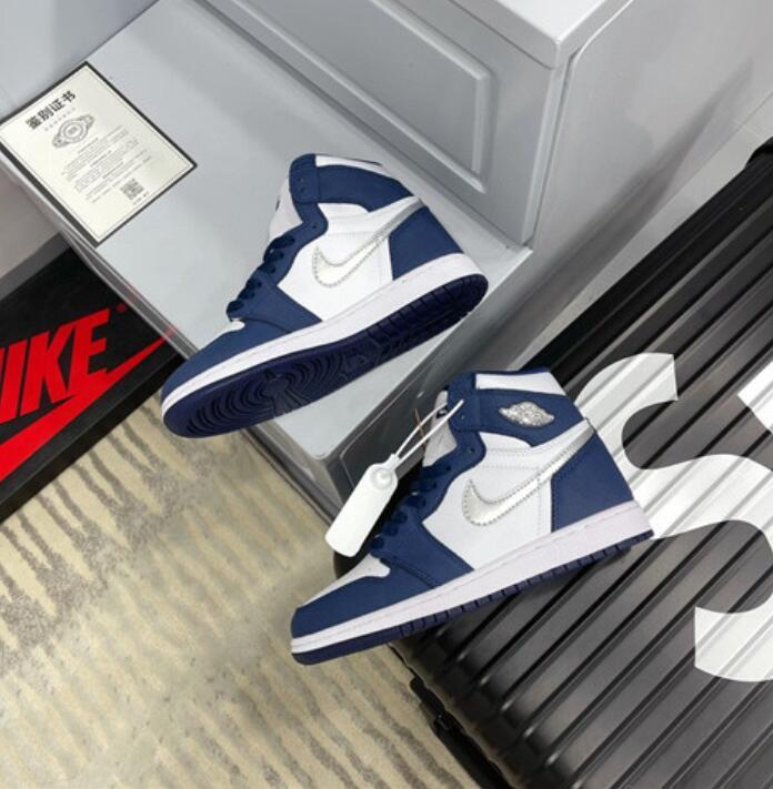 SAMC - NKE Shoes - 1597