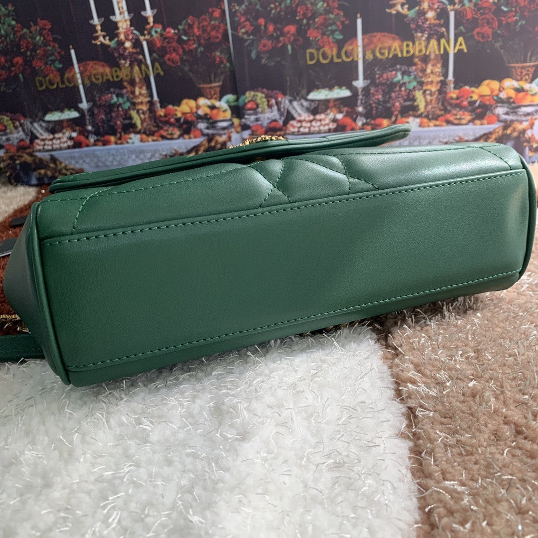 GLAMI MeGLAMIum Devotion Shoulder Bag In Quilted Nappa Green For Women 10.2in/26cm GLAMI