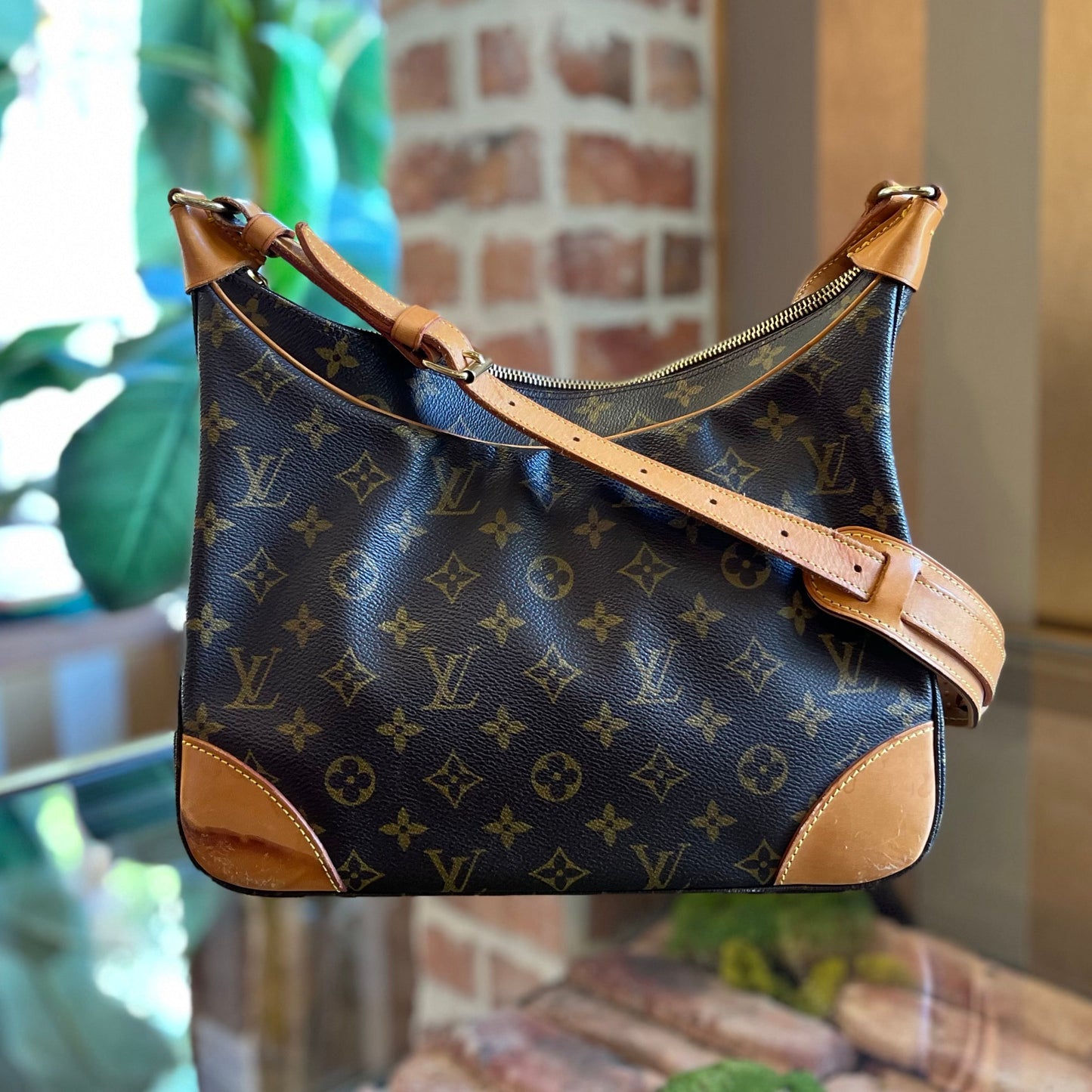 LOUIS VUITTON Boulogne 30 Monogram Canvas Hobo Bag