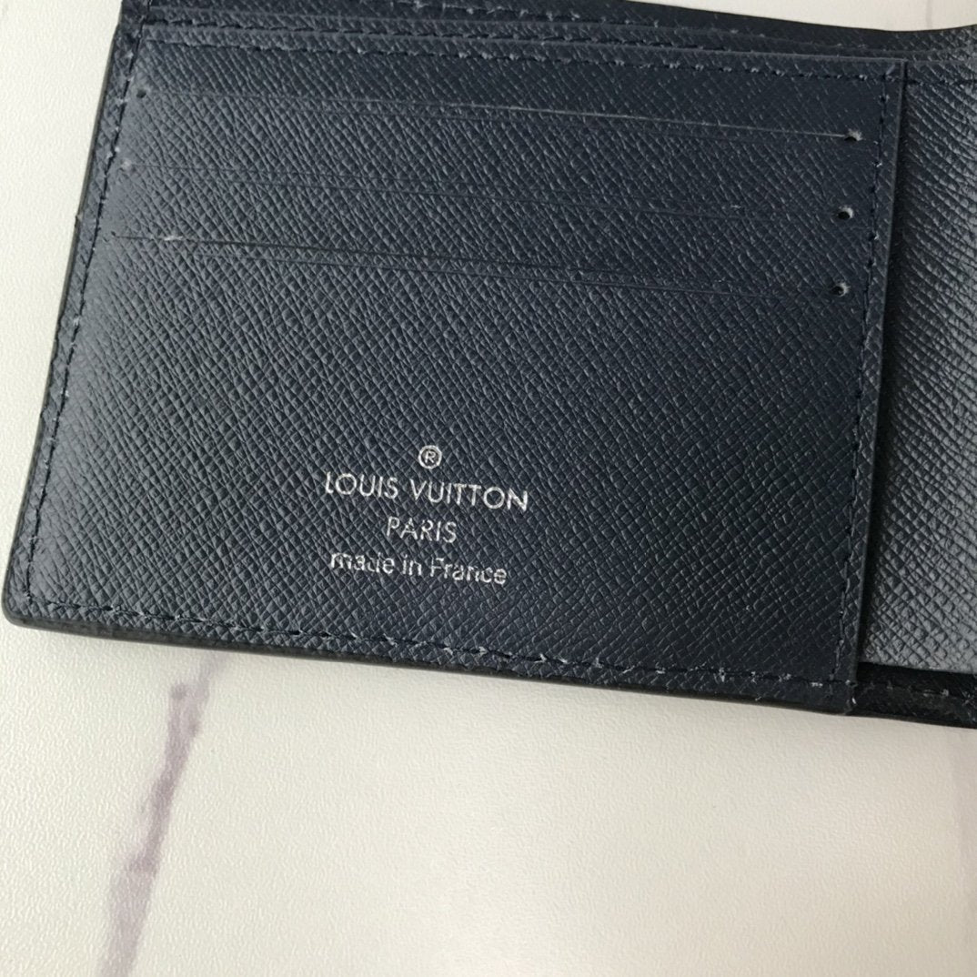 EN - New Arrival Wallet LUV 077