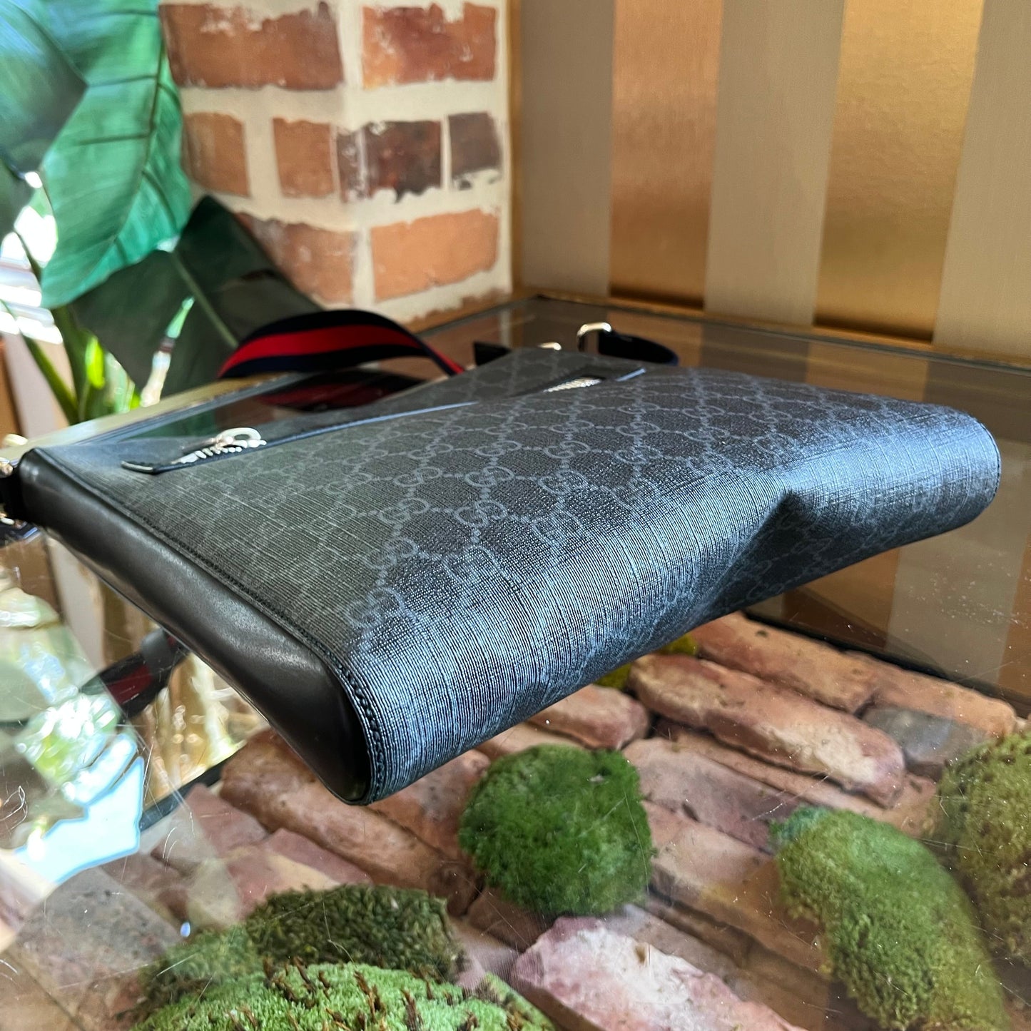 GUCCI GG Supreme Web Small Black Messenger