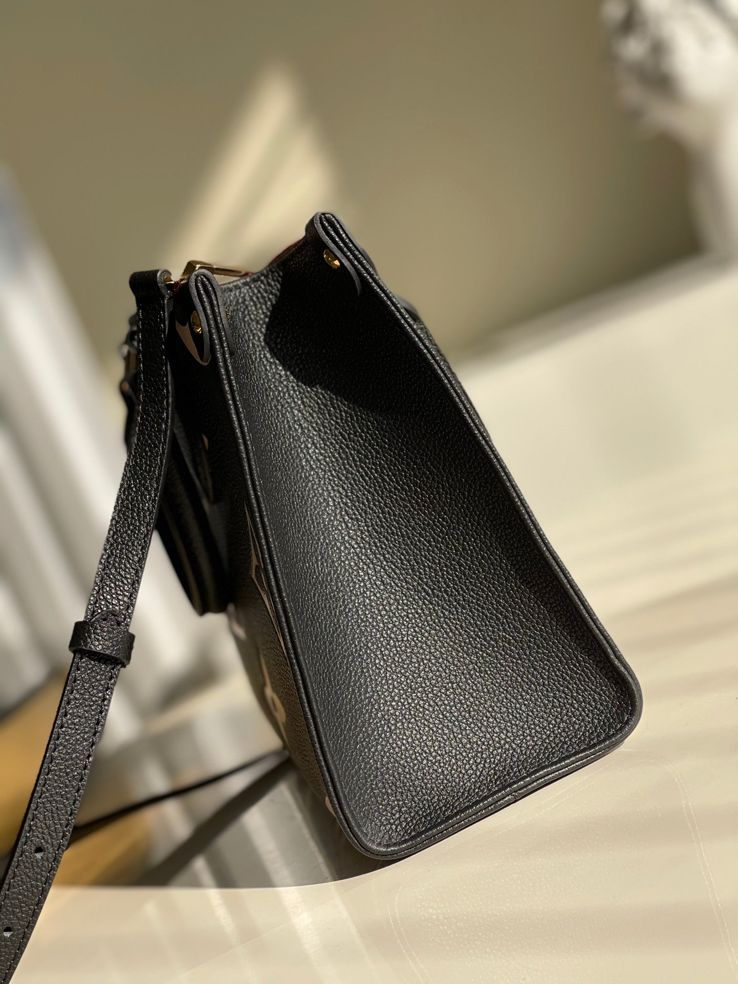 LV OnTheGo PM Tote Bag Monogram Empreinte Black For Women, WomenÃ¢â‚¬â„¢s Handbags, Shoulder And Crossbody Bags 9.8in/25cm LV M45653
