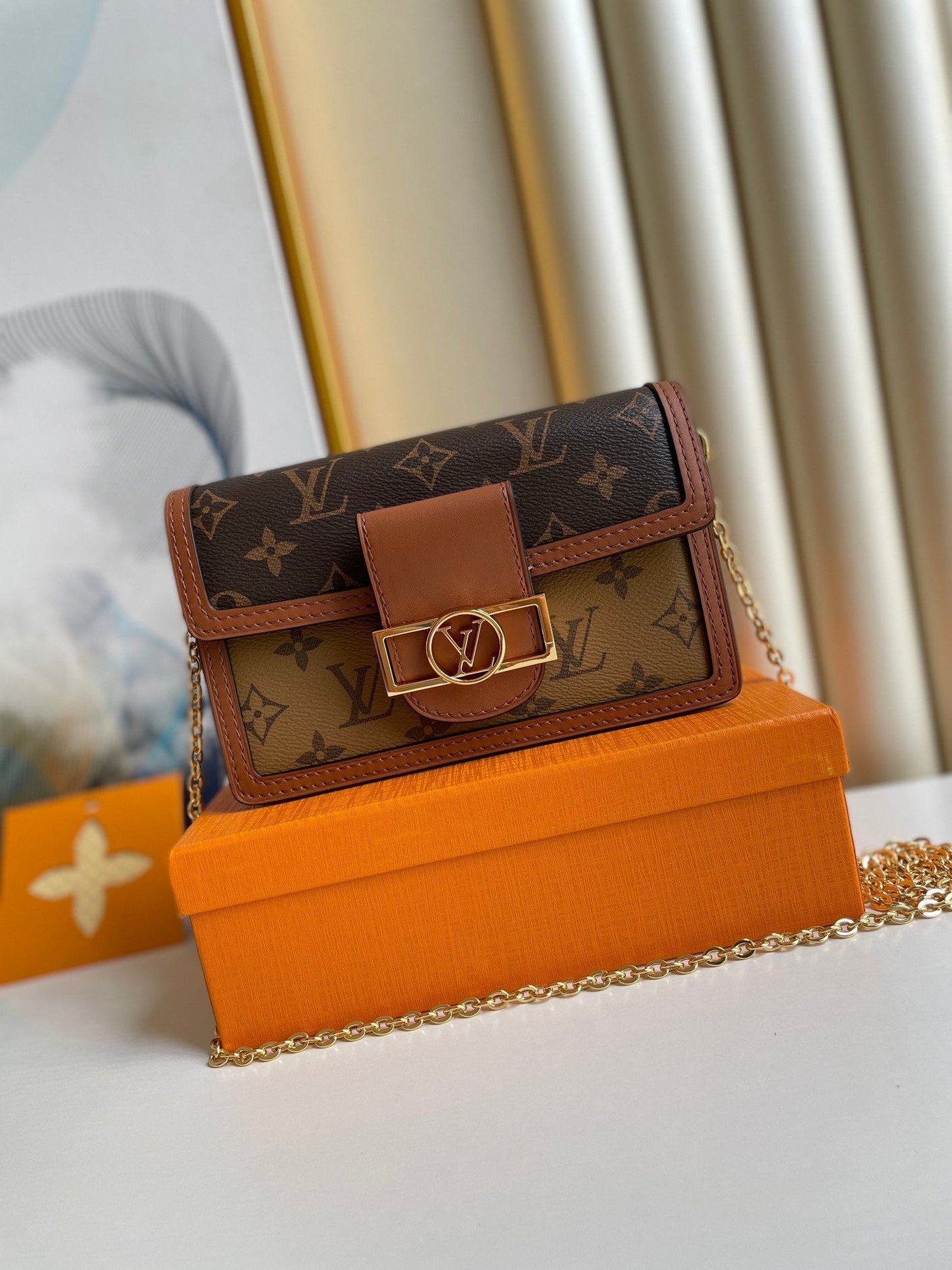 LV Dauphine Chain Wallet Combines Monogram And Monogram Reverse Canvas By Nicolas GhesquiÃƒÂ¨re For Women, WoWallet 19cm LV M68746
