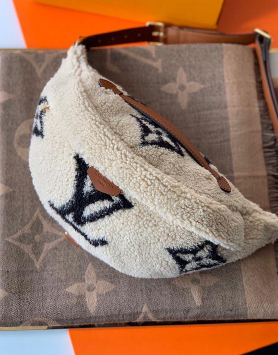 SAMC - LOV Bags - 3002
