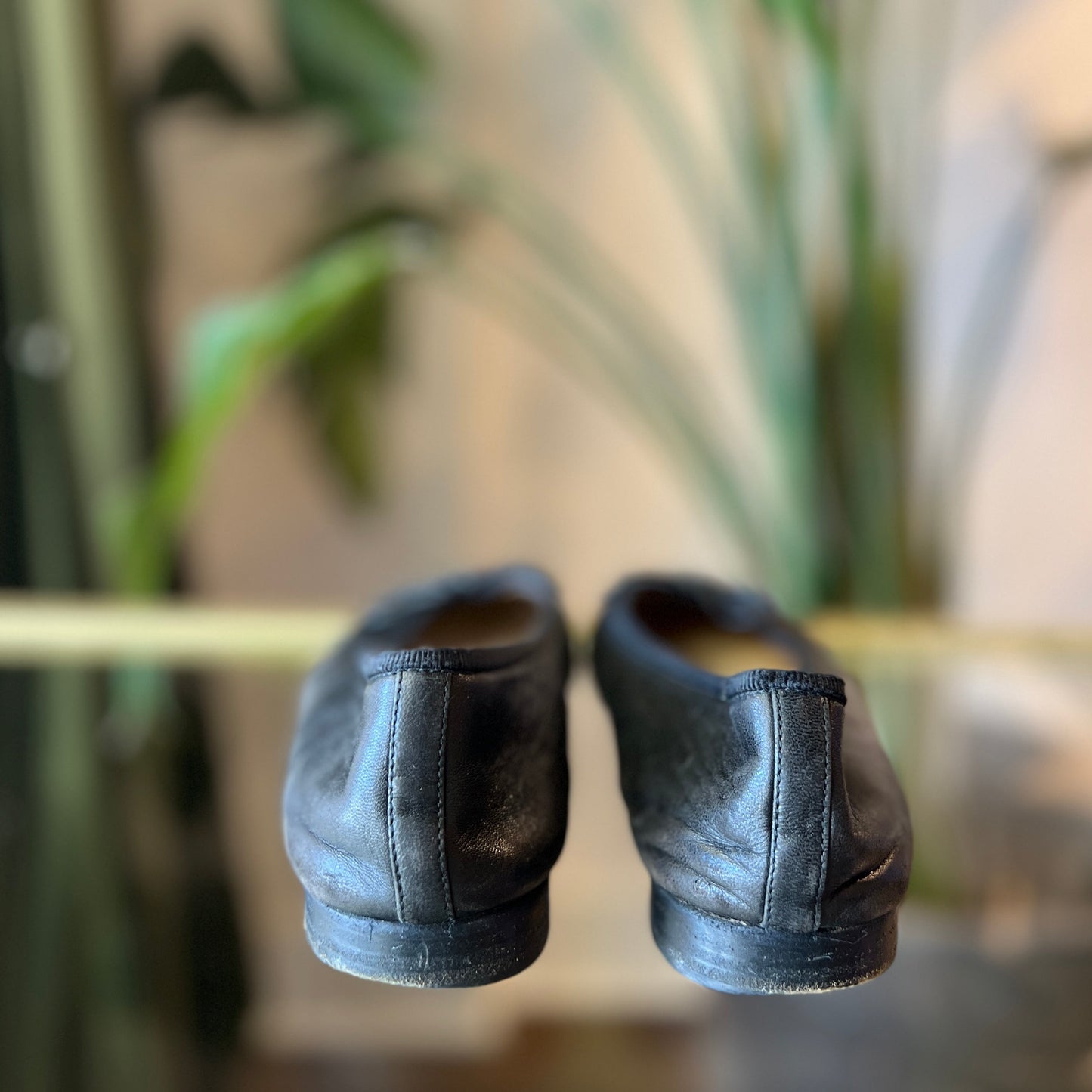 CHANEL CC Black Leather Ballet Flats SZ 37