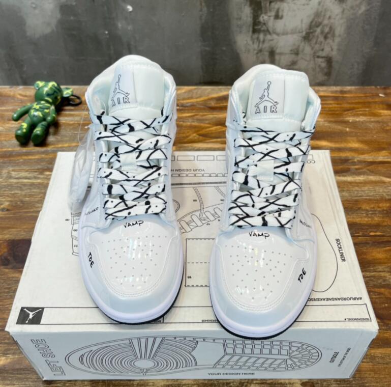 SAMC - NKE Shoes - 907