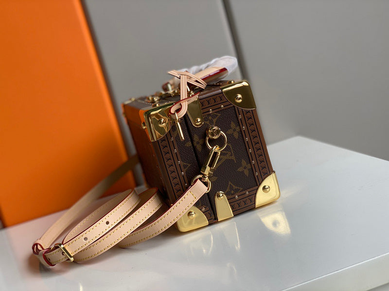 LOV2 Bags - Luxurious Bags  1441