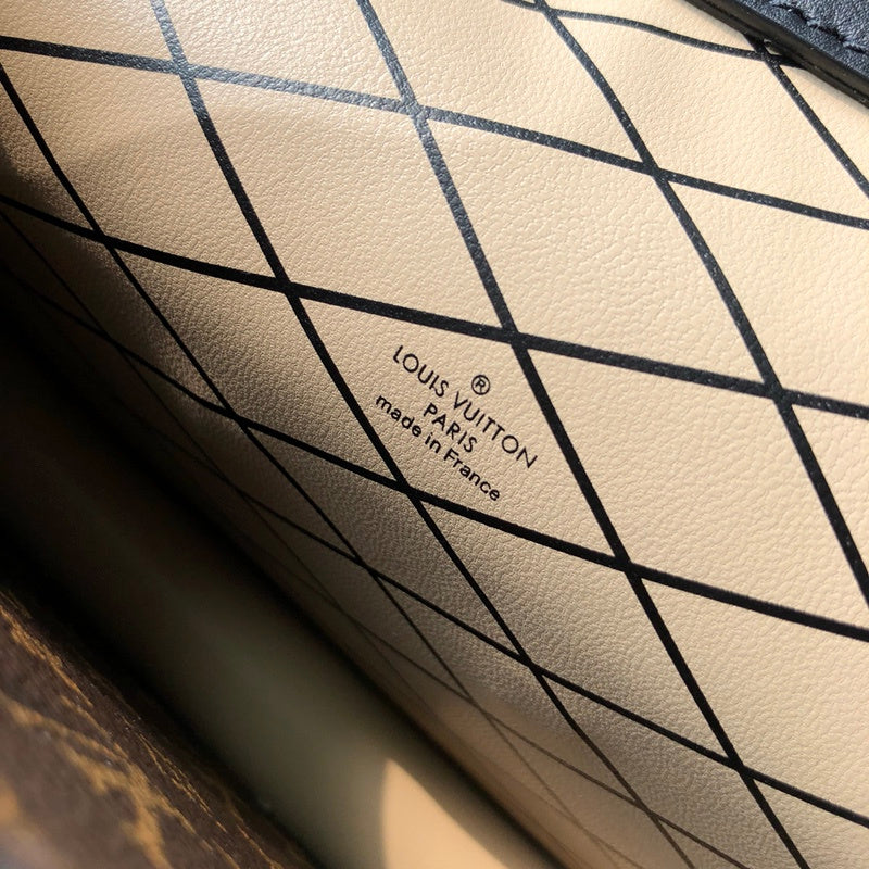 LOV2 Bags - Fashion Bags  2642