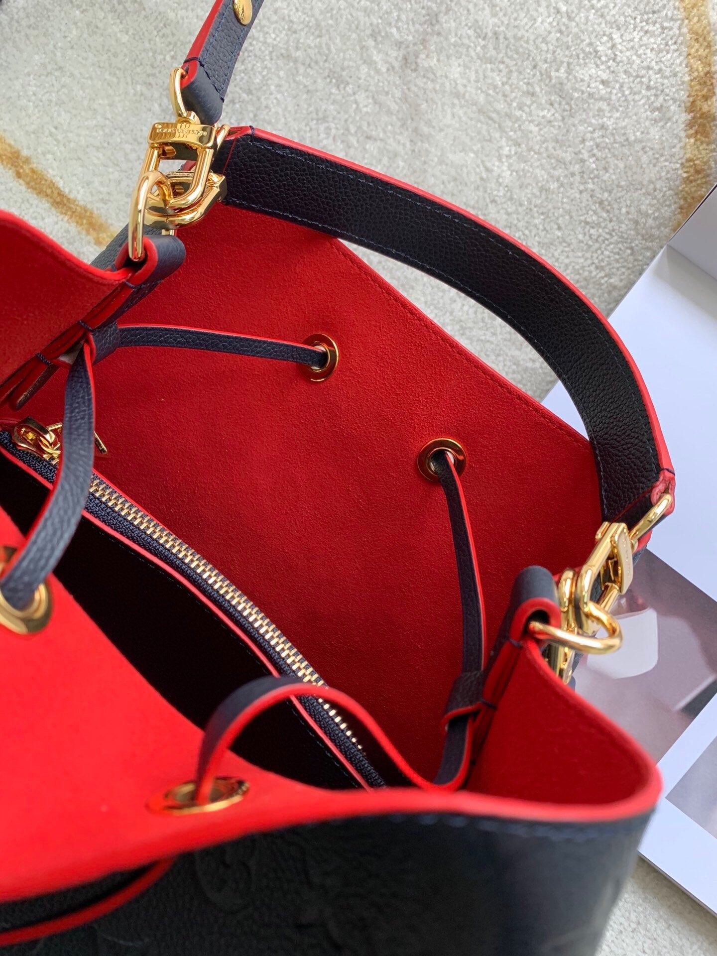 LV NeoNoe MM Bucket Bag Monogram Empreinte Red For Women, WomenÃ¢â‚¬â„¢s Bags, Shoulder Bags 10.2in/26cm LV