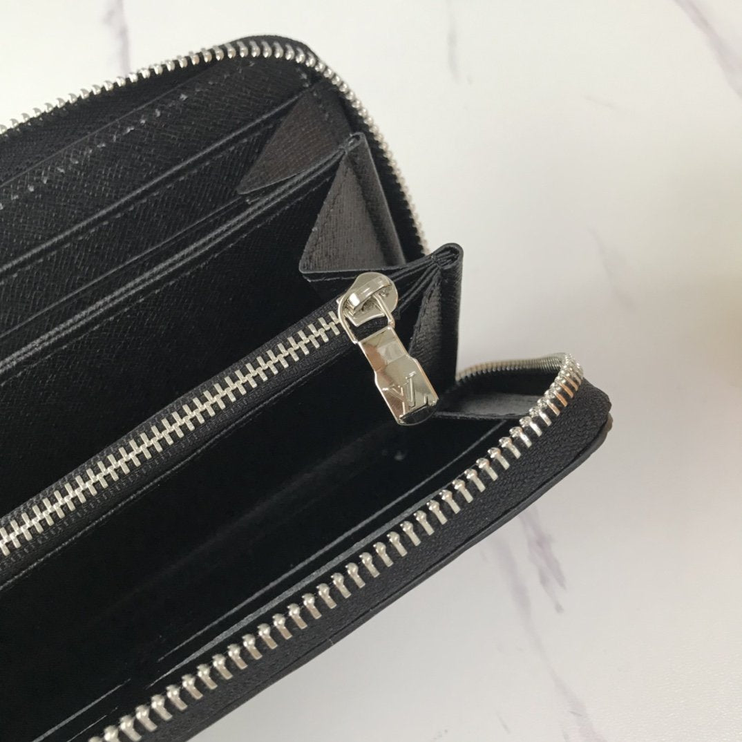 EN - New Arrival Wallet LUV 074