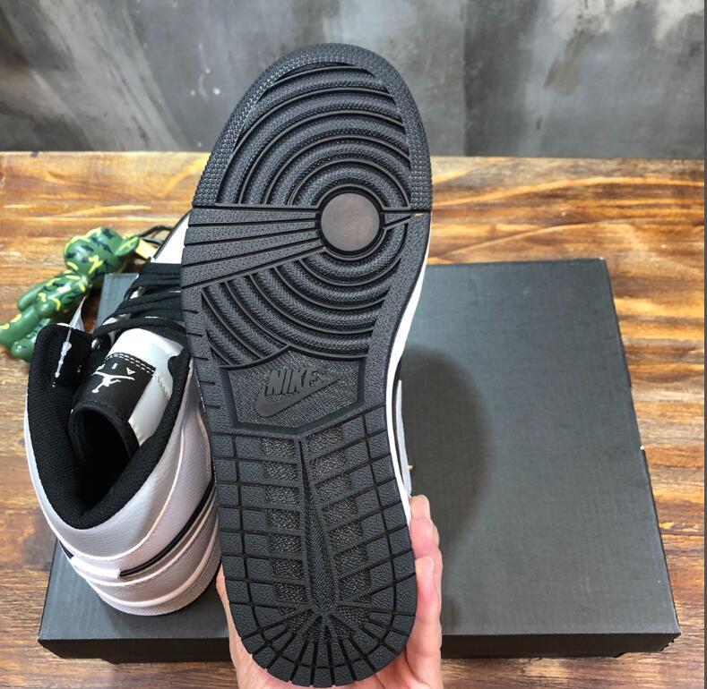 SAMC - NKE Shoes - 1674