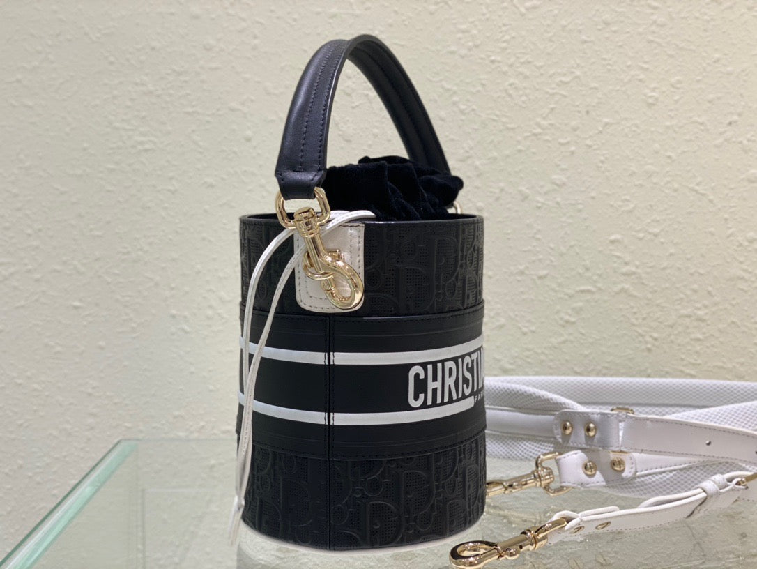 GLAMI Small Vibe Bucket Bag Black, For Women, WomenÃ¢â‚¬â„¢s Handbags 5.5in/14cm CD