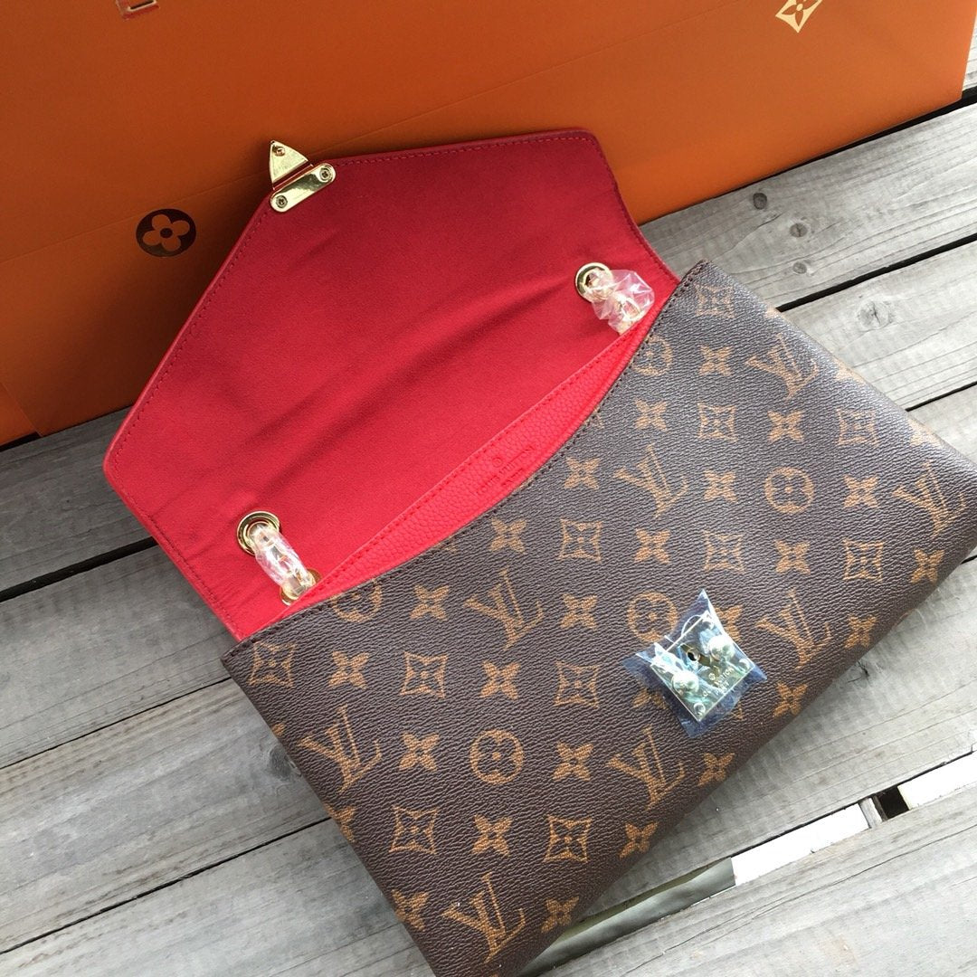 EN - New Arrival Bags LUV 210