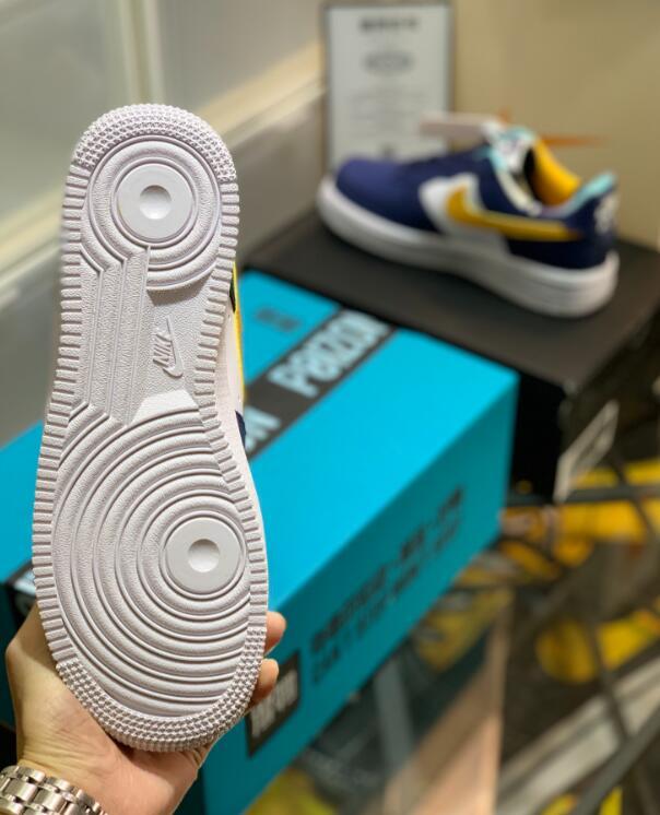 SAMC - NKE Shoes - 670