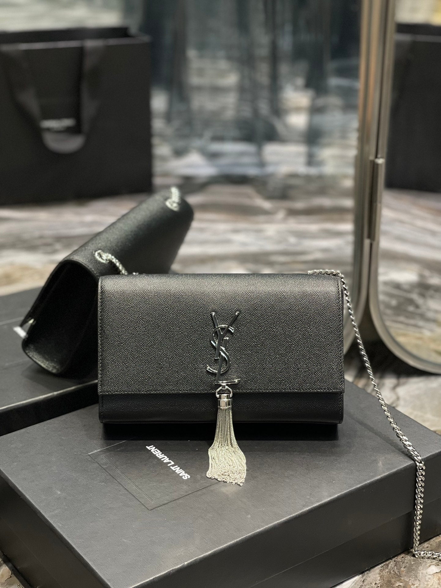 GLAMI Kata MeGLAMIum Chain Bag Black With Tassel For Women 9.4in/24cm YSL 354119BOW0N1000