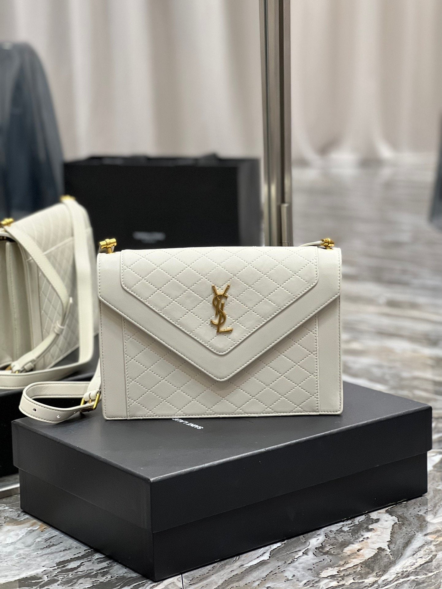 GLAMI Gaby Satchel Bag In White With Gold Toned Hardware For Women 10.2in/26cm YSl 6688631EL079207