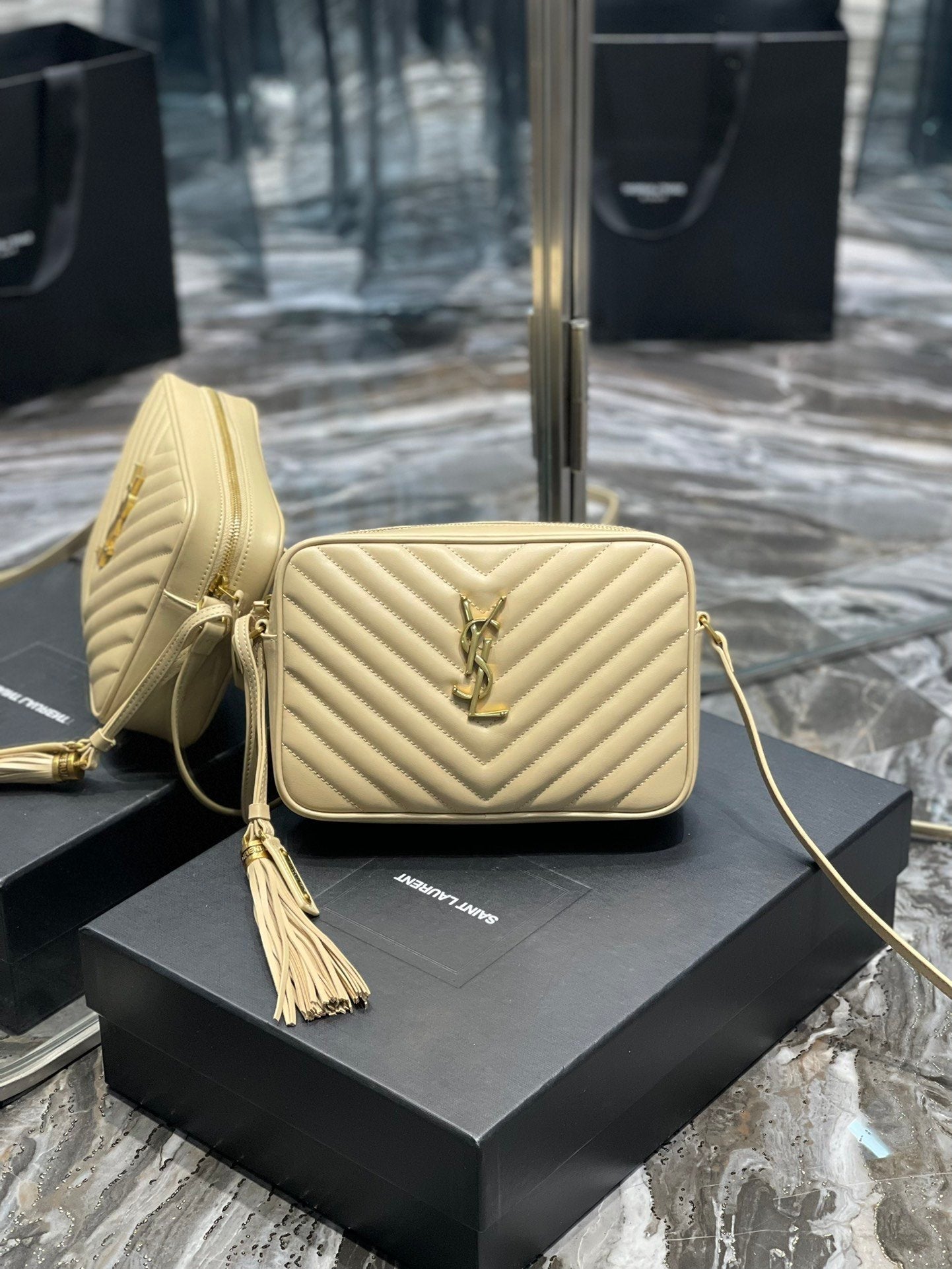 GLAMI Lou Camera Bag Beige With Gold Toned Hardware For Women 9in/23cm YSL 612544DV7072721