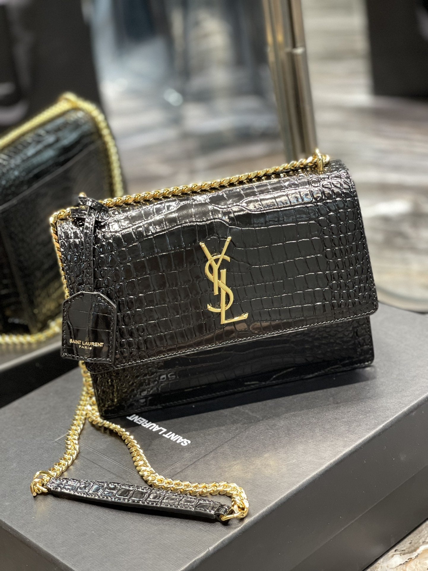 GLAMI Sunset MeGLAMIum Chain Bag For Women 8.6in/22cm Black YSL 442906DND0J1000