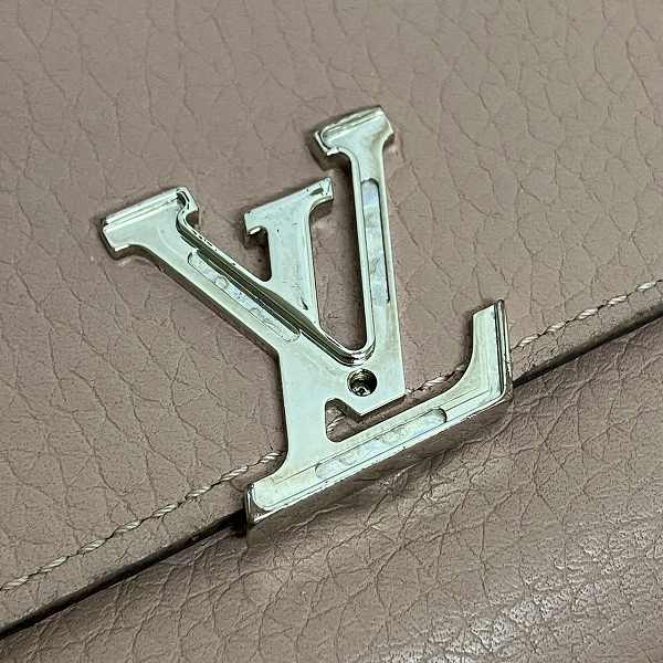 Louis Vuitton Capucines Compact Wallet M62156