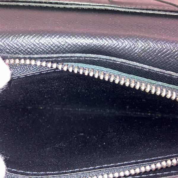 Louis Vuitton Taiga Leather Long Wallet M32572