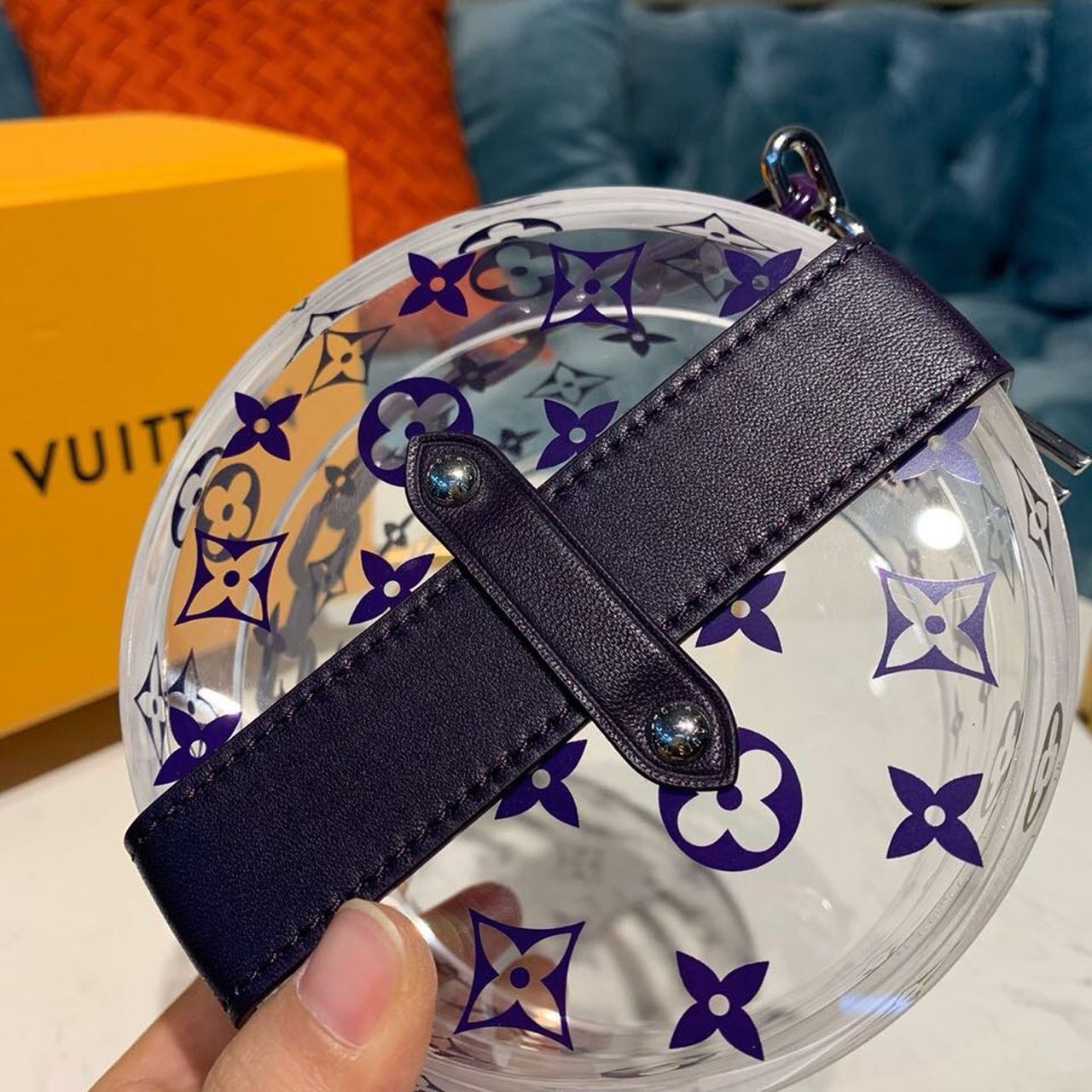 LV Scott Box Plexiglass Electric Blue For Women, WomenÃ¢â‚¬â„¢s Box 4.9in/12.5cm LV GI0430