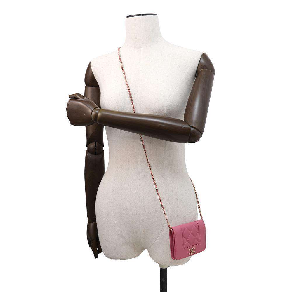 CHANEL Mademoiselle Chain Wallet Pink Lambskin