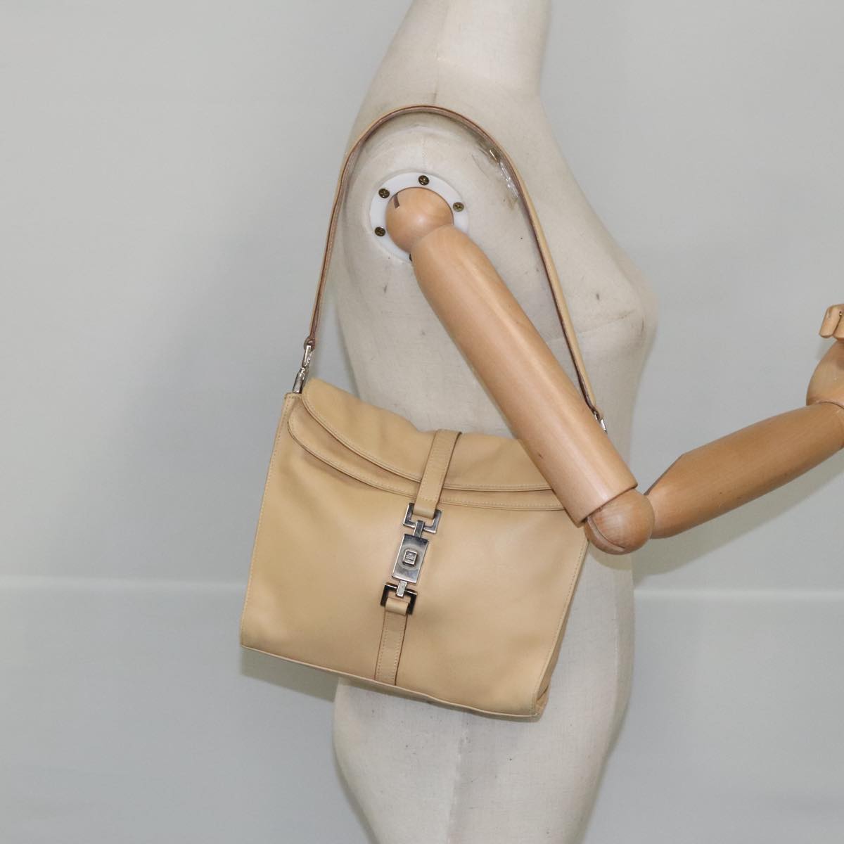 GUCCI Jackie Shoulder Bag Leather Beige 001 3734 101139
