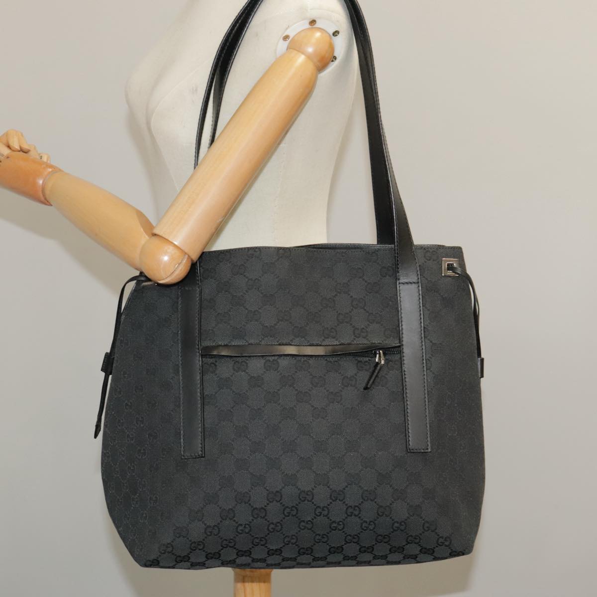 GUCCI GG Canvas Shoulder Bag Black 30501 101186