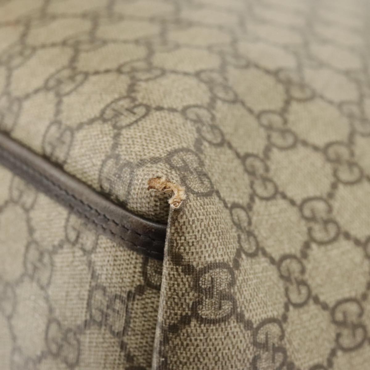 GUCCI GG Supreme Shoulder Bag PVC Beige 101291