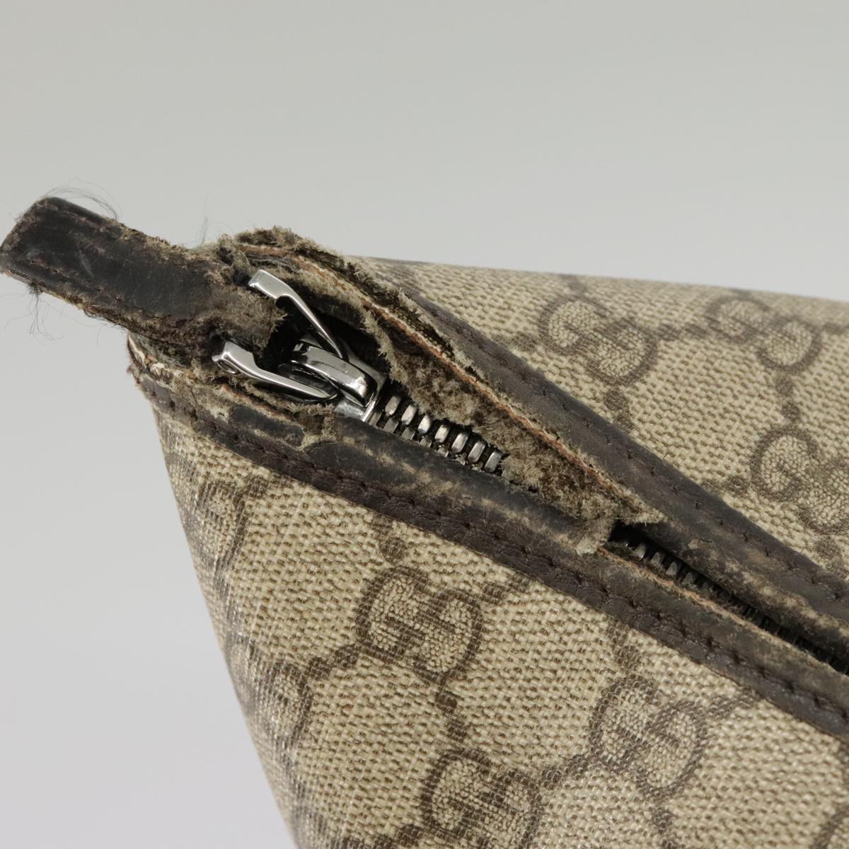 GUCCI GG Supreme Shoulder Bag PVC Beige 101291