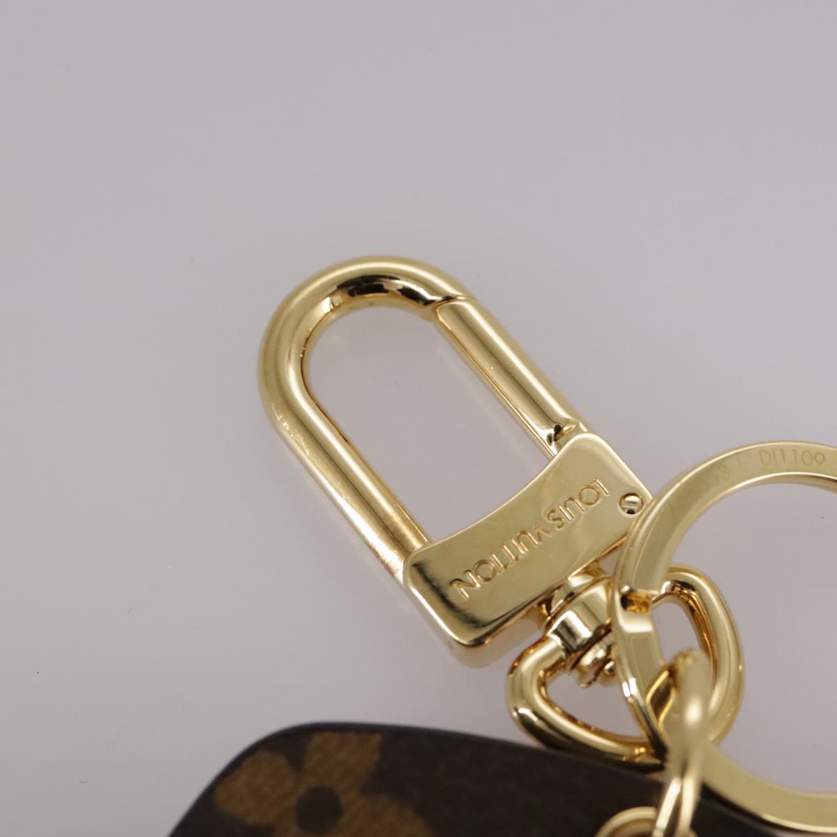 LOUIS VUITTON Monogram Porte Cles Epivivienne Key Ring Pink M68653 101583