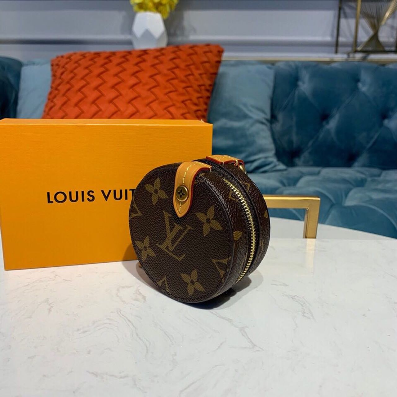 LV Round Case Monogram Canvas By Virgil Abloh For Women, WomenÃ¢â‚¬â„¢s Bags 3.1in/8cm LV M68524