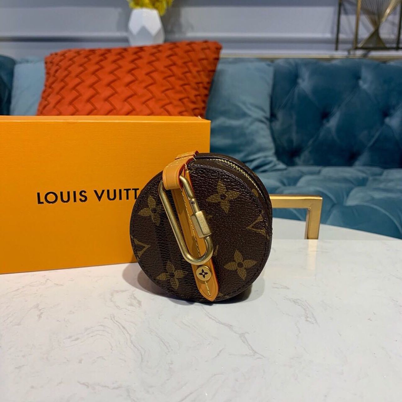LV Round Case Monogram Canvas By Virgil Abloh For Women, WomenÃ¢â‚¬â„¢s Bags 3.1in/8cm LV M68524