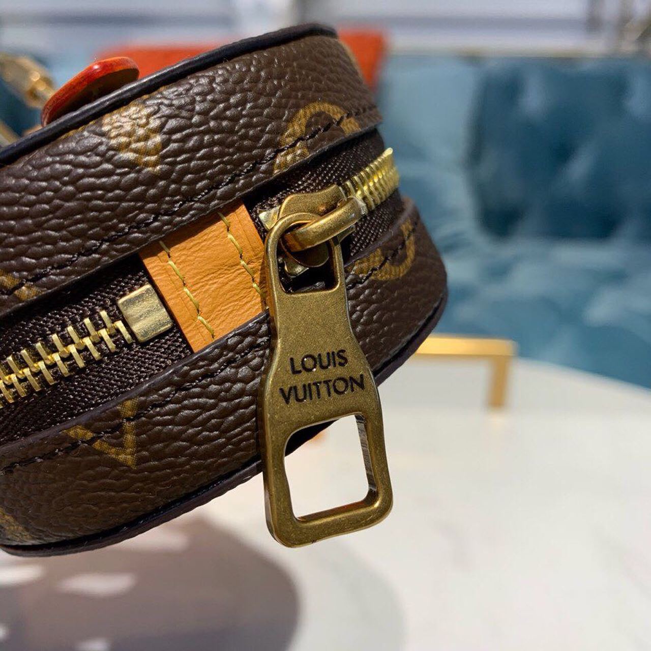 LV Round Case Monogram Canvas By Virgil Abloh For Women, WomenÃ¢â‚¬â„¢s Bags 3.1in/8cm LV M68524