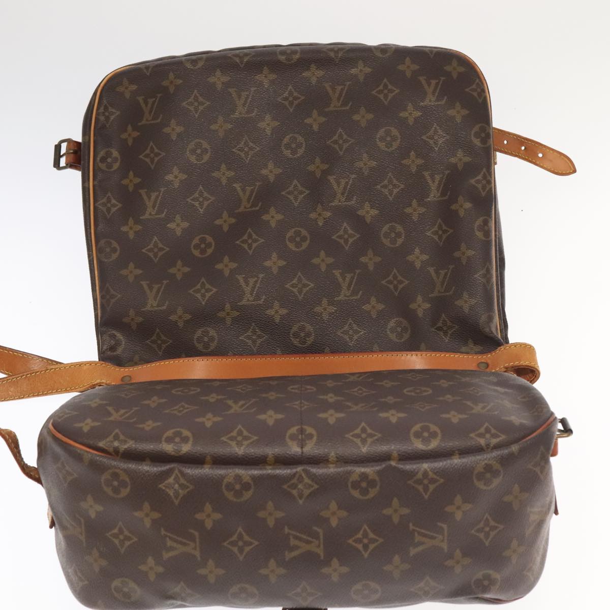 LOUIS VUITTON Monogram Saumur 35 Shoulder Bag M42254 LV 101695