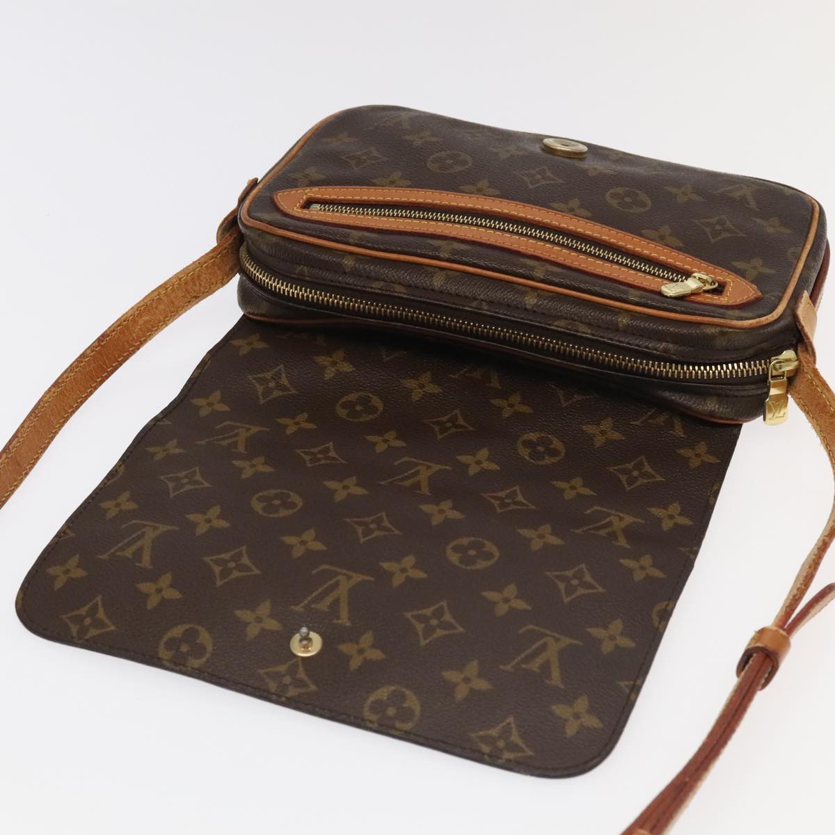 LOUIS VUITTON Monogram Saint Germain Shoulder Bag Vintage M51210 LV 101700