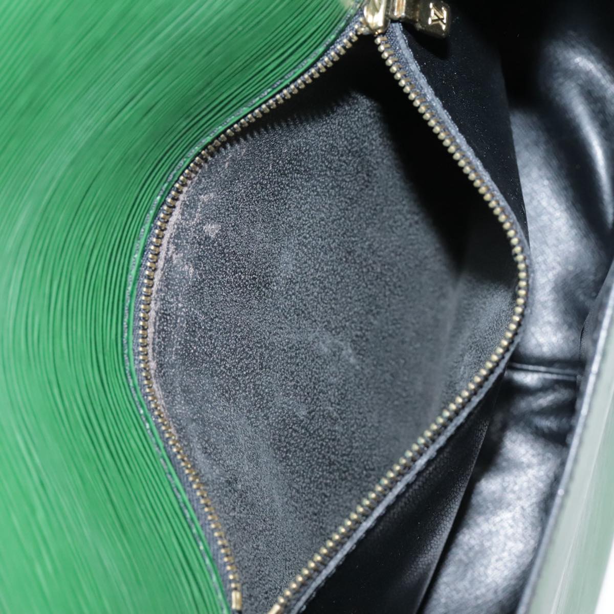 LOUIS VUITTON Epi Saint Cloud GM Shoulder Bag Green M52194 LV 101706