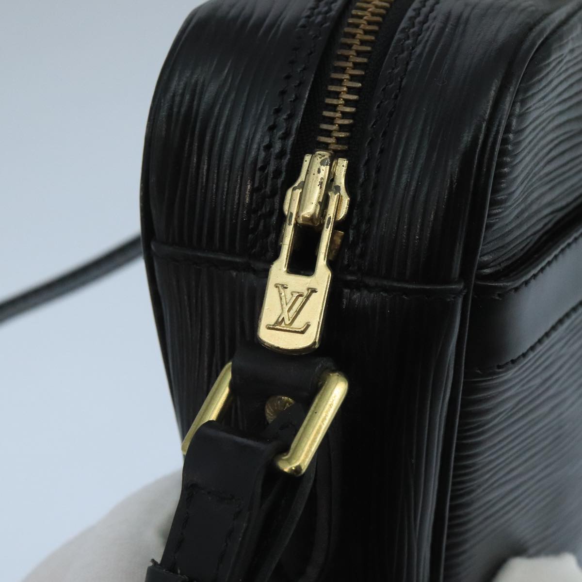LOUIS VUITTON Epi Trocadero 23 Shoulder Bag Black M52302 LV 101714