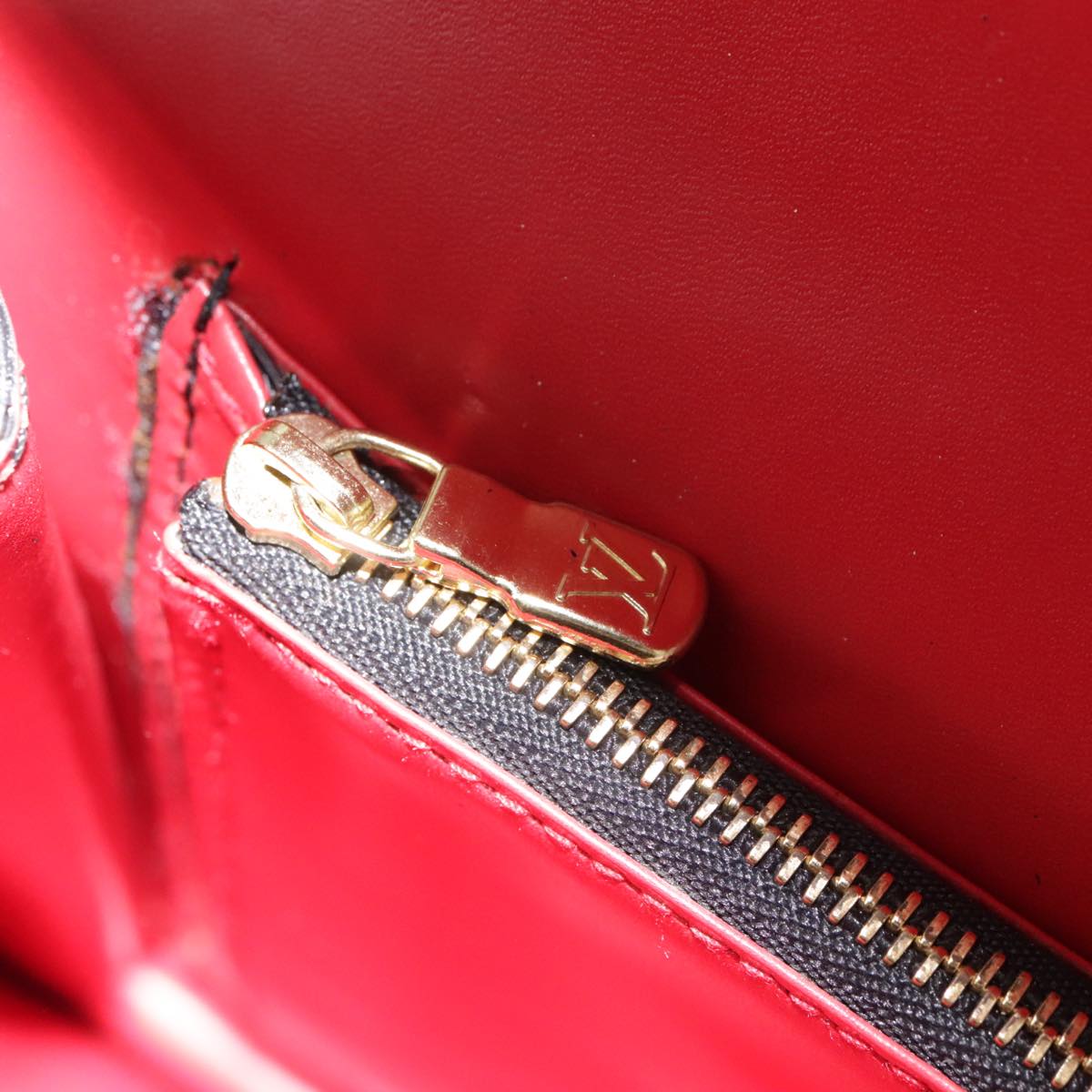 LOUIS VUITTON Epi Osh Shoulder Bag Black Red M52444 LV 101738