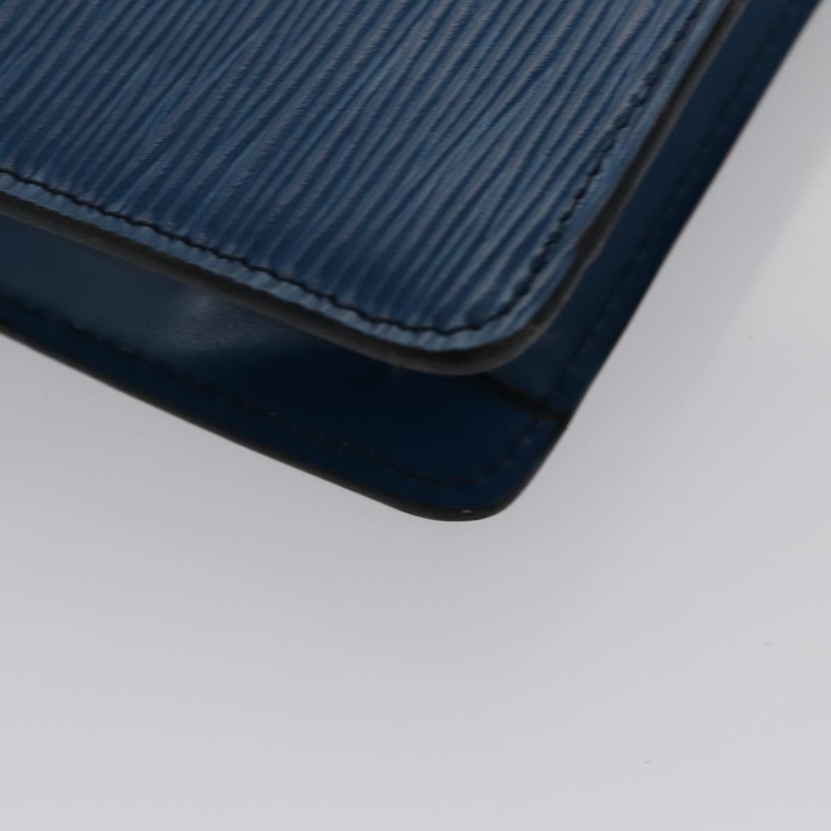 LOUIS VUITTON Epi Montaigne 23 Clutch Bag Blue M52665 LV 101782