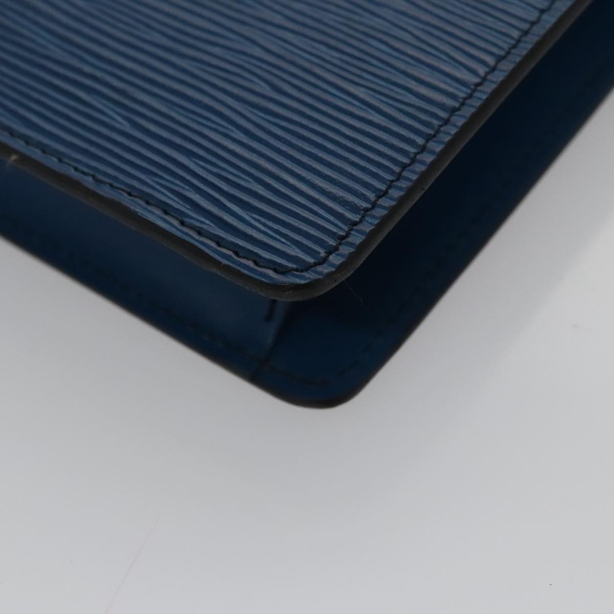 LOUIS VUITTON Epi Montaigne 23 Clutch Bag Blue M52665 LV 101782