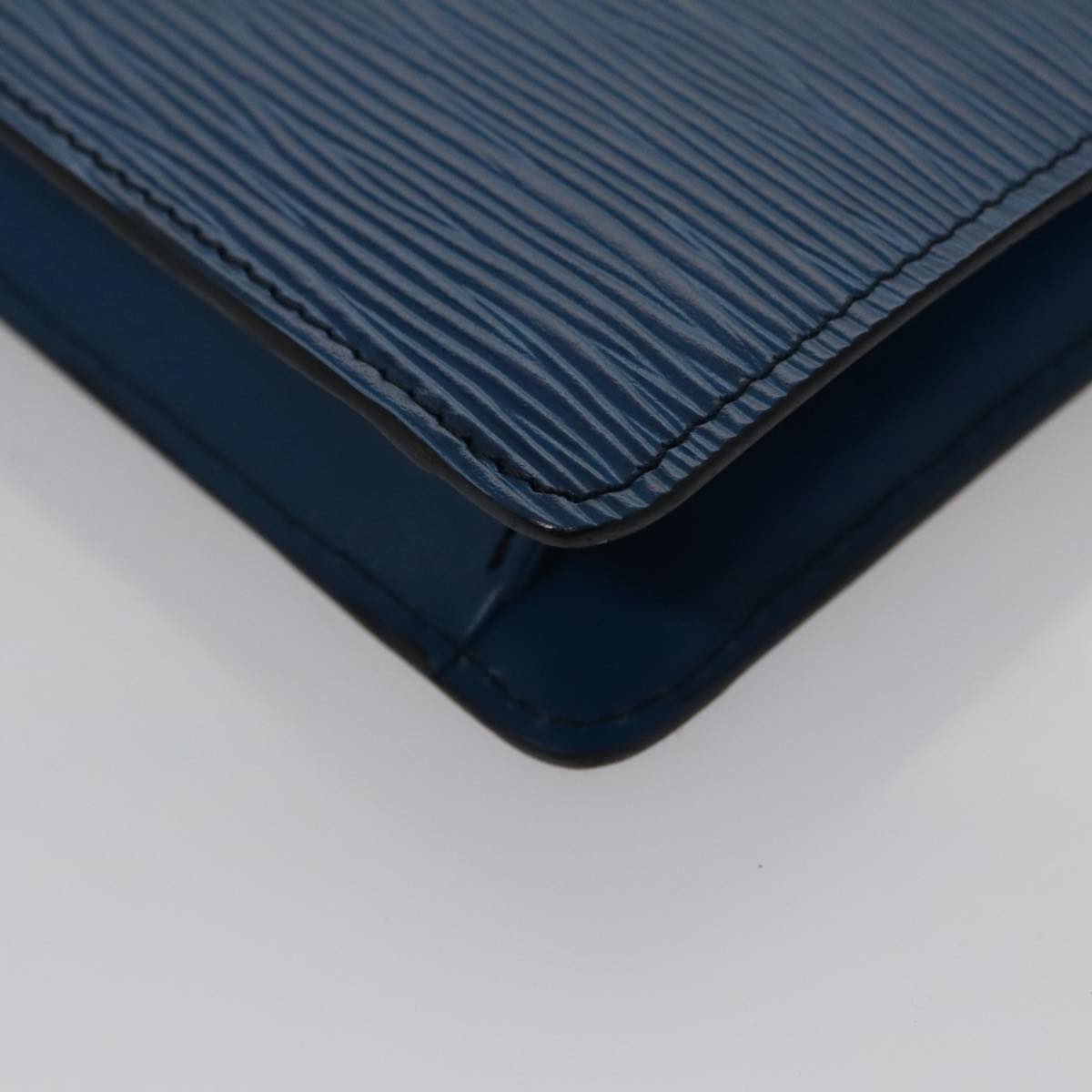 LOUIS VUITTON Epi Montaigne 23 Clutch Bag Blue M52665 LV 101782
