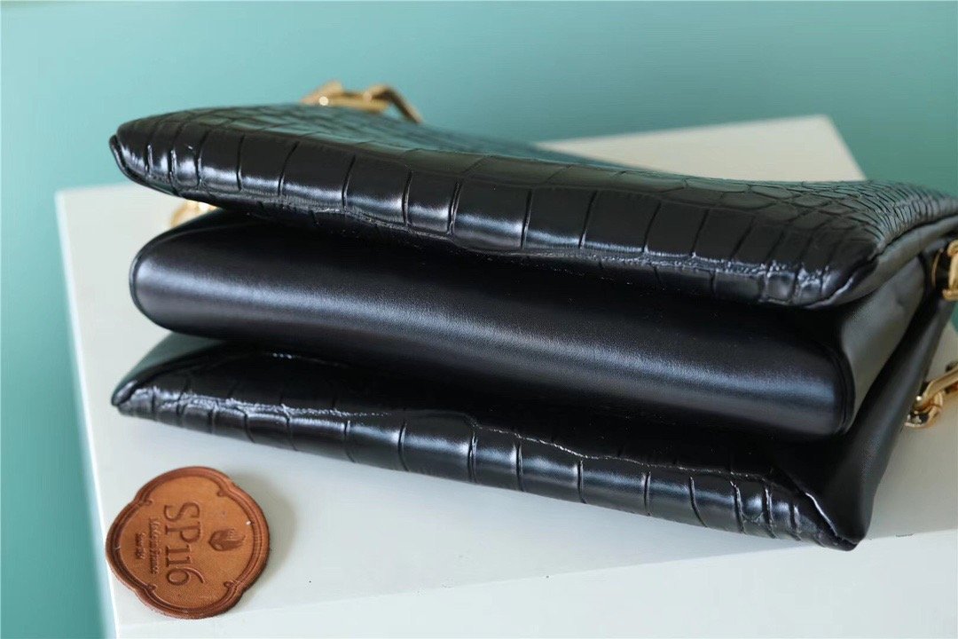LV Coussin PM High Shiny Alligator Black For Women,  Shoulder And Crossbody Bags 10.2n/26cm LVÃ‚Â 
