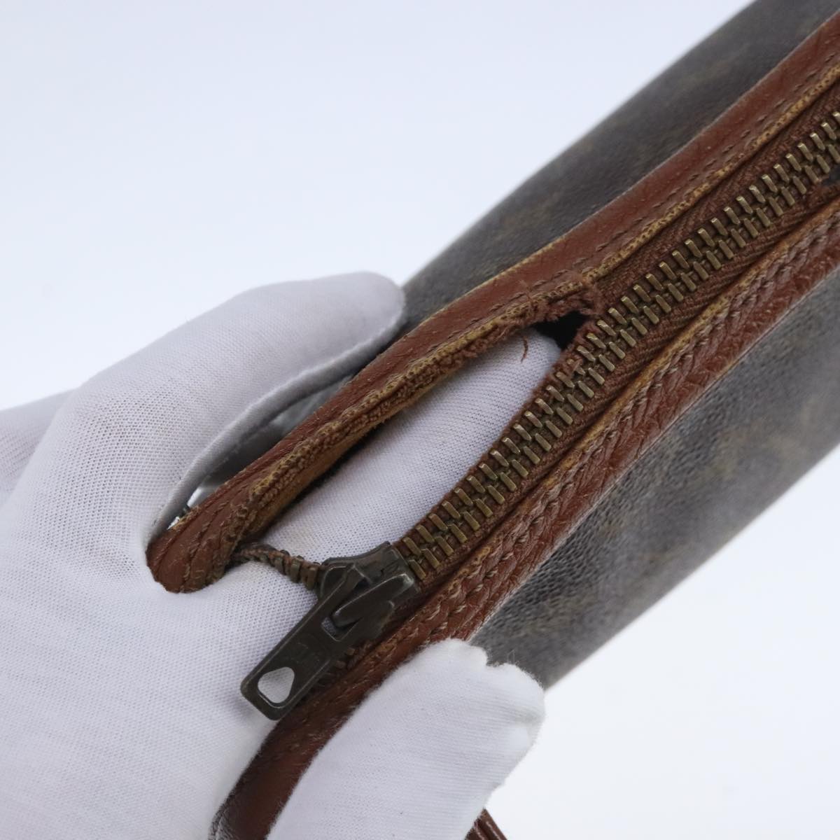 LOUIS VUITTON Monogram Pochette sports Clutch Bag N0.183 LV 103075