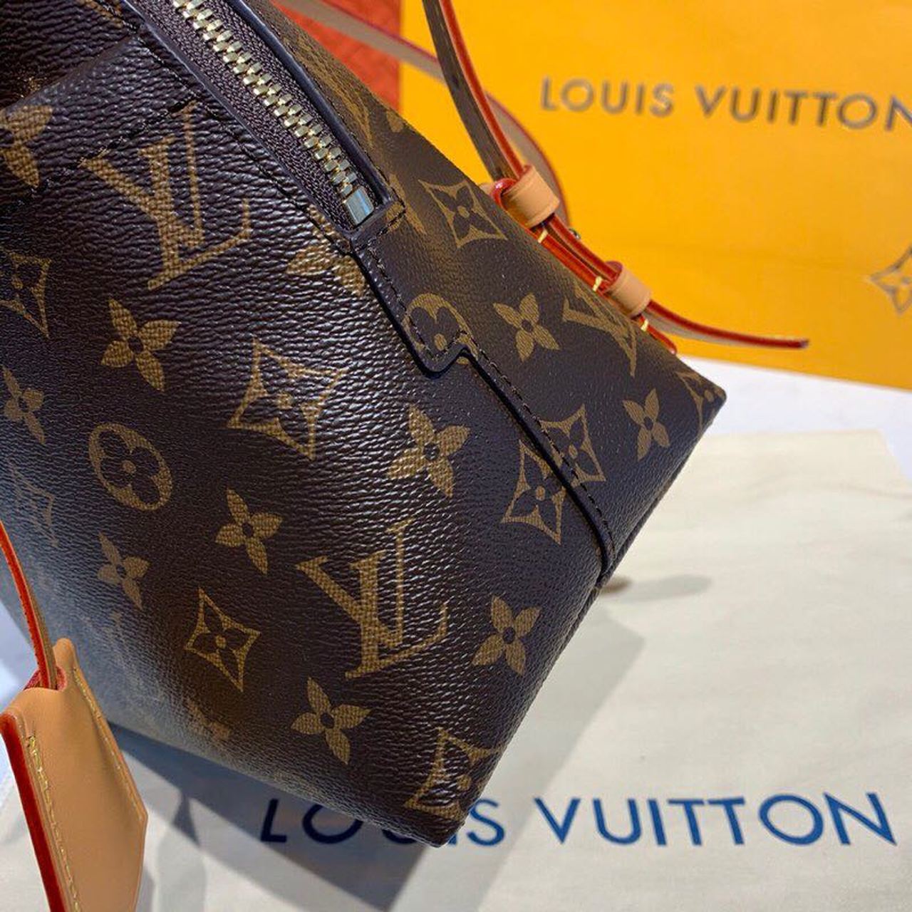 LV Moon Backpack Monogram Canvas By Nicolas GhesquiÃƒÂ¨re For The LV Cruise Collection, WoBags 32cm LV M44944